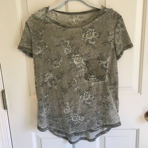 American Eagle women’s short sleeve top